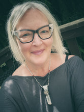 Load image into Gallery viewer, Silent Alignment Necklace / Kyanite / Pyrite / Garnet / Black Labradorite / Aquamarine