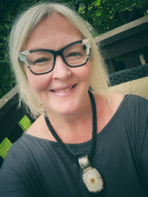 Load image into Gallery viewer, Daisy Necklace / Selenite