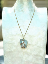 Load image into Gallery viewer, Coral Cove Necklace / Shell / Crystal