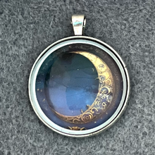 Load image into Gallery viewer, Moon Necklace

