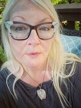 Load image into Gallery viewer, Coral Cove Necklace / Shell / Crystal