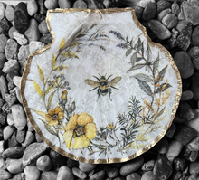 Load image into Gallery viewer, Handmade Scallop Shell Ring Dish