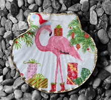 Load image into Gallery viewer, HOLIDAY FLAMINGO - Scallop Shell Ring Dishes