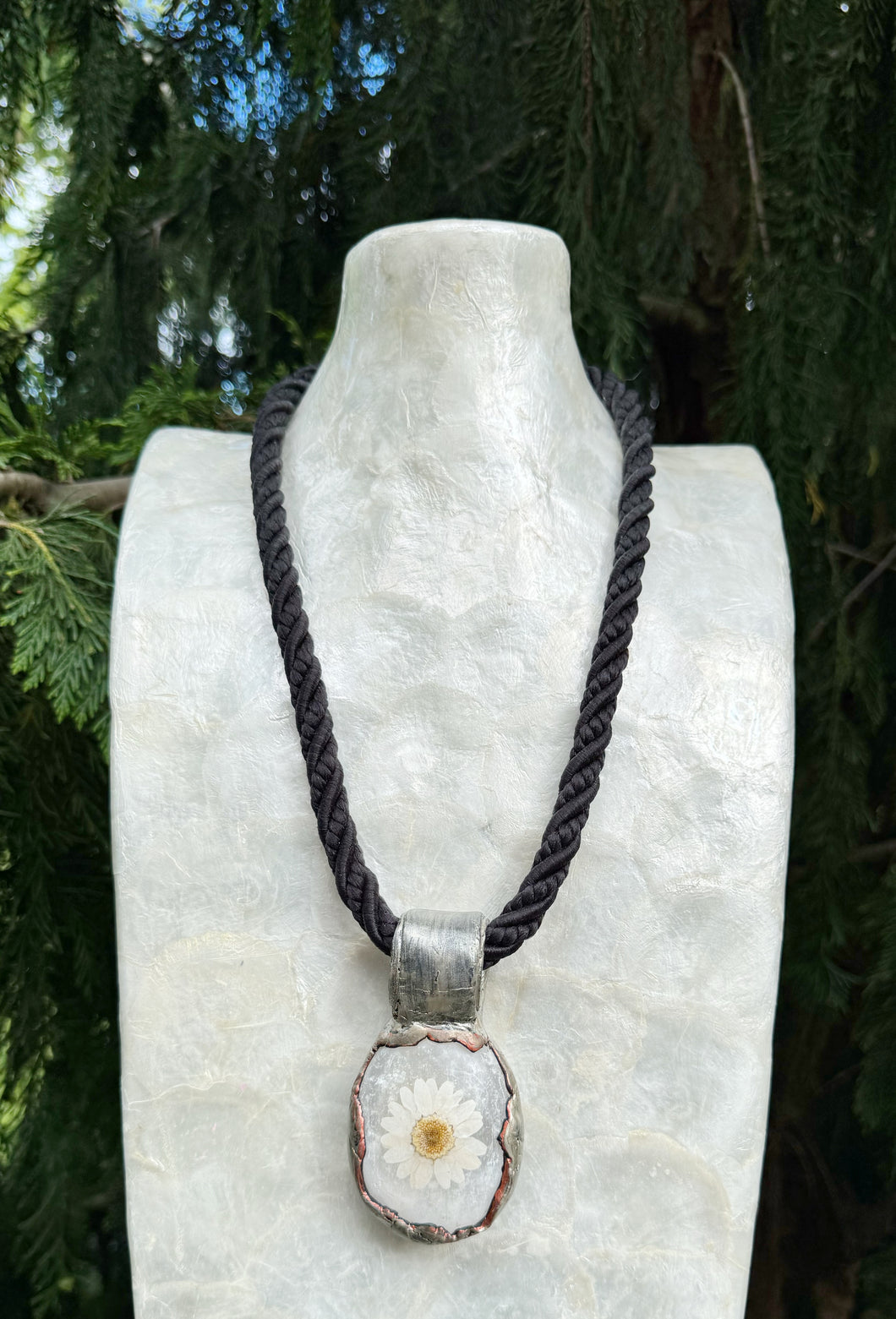 Daisy Necklace / Selenite