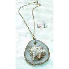 Load image into Gallery viewer, A Walk along the Beach Necklace / Shell / Crystal
