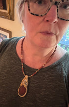 Load image into Gallery viewer, The Sacred Keeping Necklace / Agate
