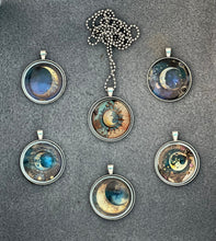 Load image into Gallery viewer, Moon Necklace
