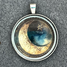 Load image into Gallery viewer, Moon Necklace
