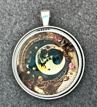 Load image into Gallery viewer, Moon Necklace
