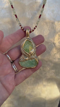 Load and play video in Gallery viewer, The Unfolding Necklace / Green Calcite
