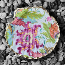 Load image into Gallery viewer, Handmade Scallop Shell Ring Dish
