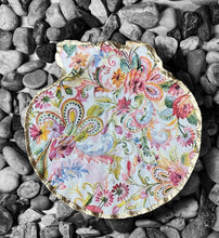 Load image into Gallery viewer, Handmade Scallop Shell Ring Dish
