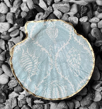 Load image into Gallery viewer, Handmade Scallop Shell Ring Dish
