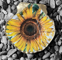 Load image into Gallery viewer, Handmade Scallop Shell Ring Dish
