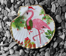 Load image into Gallery viewer, HOLIDAY FLAMINGO - Scallop Shell Ring Dishes

