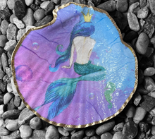 Load image into Gallery viewer, Handmade Scallop Shell Ring Dish
