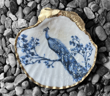 Load image into Gallery viewer, Handmade Scallop Shell Ring Dish

